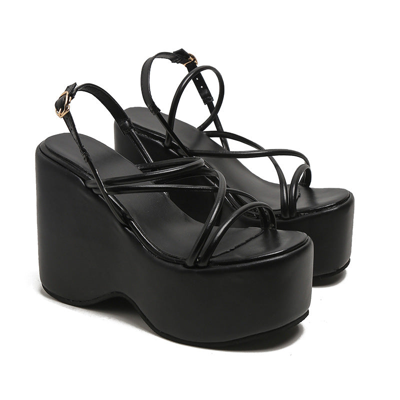 Damen Plateau-Sandaletten mit eleganten Riemen Drune