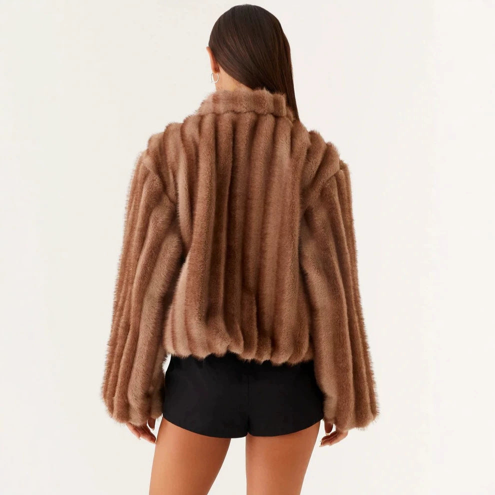 Damen Kurzjacke aus luxuriösem Hochflor-Kunstpelz mit Reißverschluss und voluminösen Ärmeln Drune