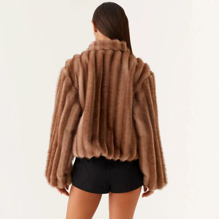 Damen Kurzjacke aus luxuriösem Hochflor-Kunstpelz mit Reißverschluss und voluminösen Ärmeln Drune