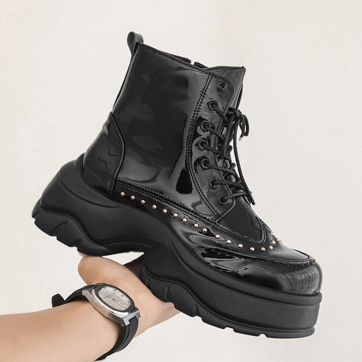 Damen Plateau-Boots mit Lackfinish, Schnürung und Nietenbesatz Drune