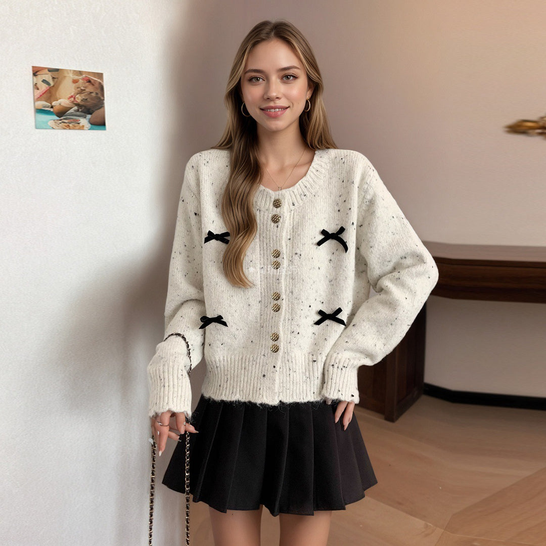 Damen Strickjacke mit dekorativer Knopfleiste und Schleifenakzenten Drune