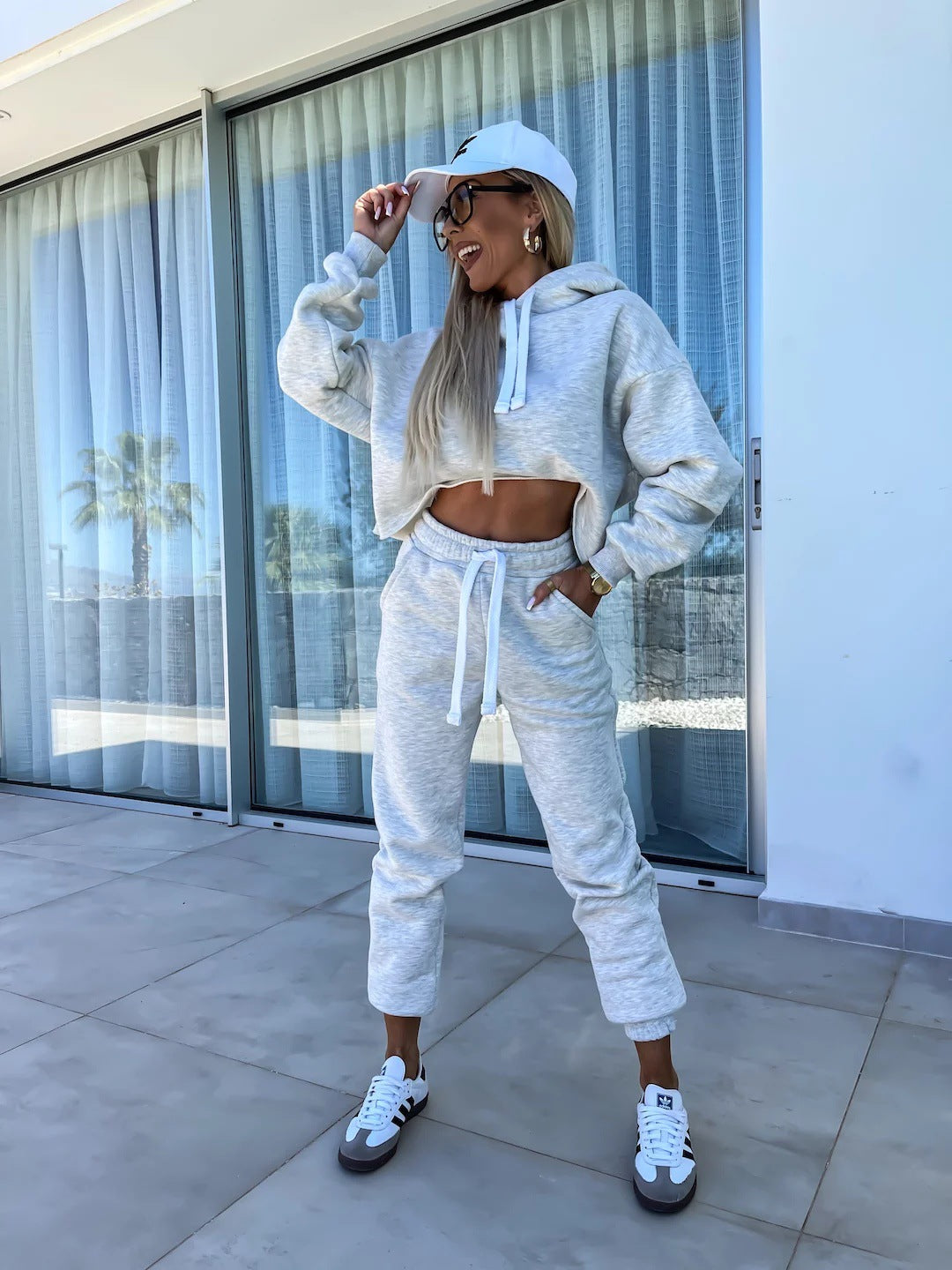 Damen Lässiges und trendiges Jogging-Set mit cropped Hoodie und bequemen Hosen Drune