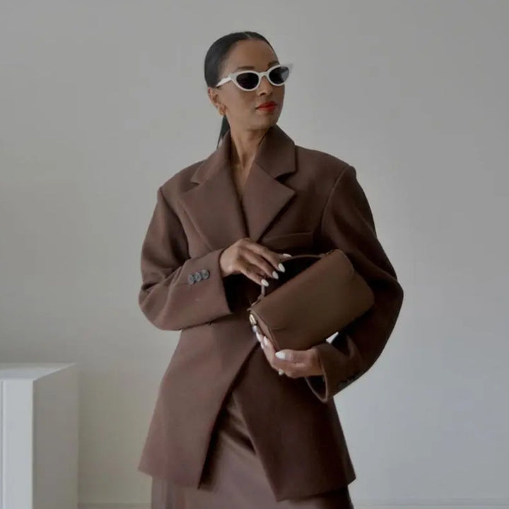 Damen 400+ langer Wollmix‑Blazer mit markanten Schultern und Hemdkragen Drune