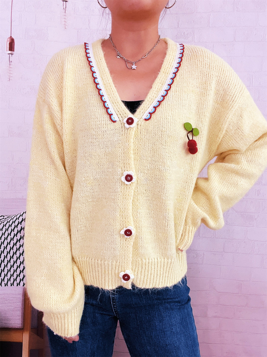Damen verspielte Strickjacke mit buntem Knopfdesign und hohem Komfort Drune