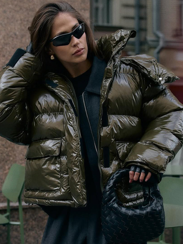 Damen wattierte Kurzjacke mit Hochglanzfinish, Oversize-Schnitt und Kapuze Drune