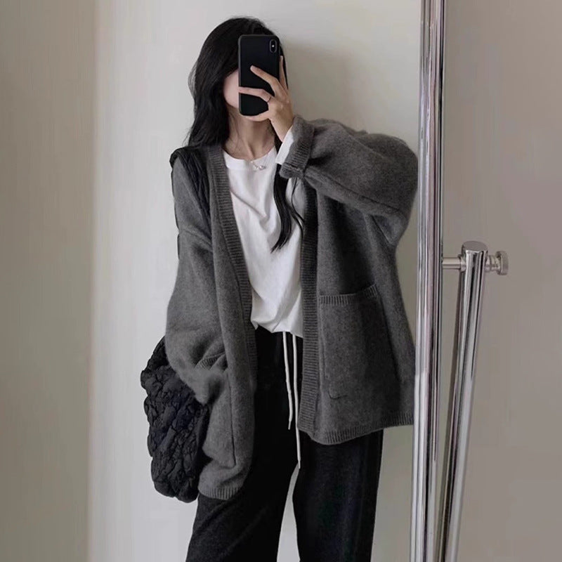 Damen Kuscheliger Strickcardigan mit tiefem V-Ausschnitt und aufgesetzten Taschen Drune