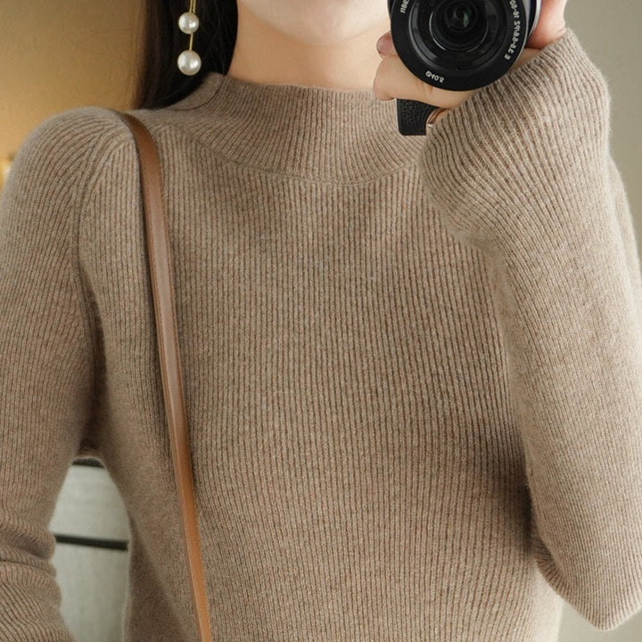 Damen Schmal geschnittener Stehkragenpullover aus leichtem Feinstrick mit feiner Rippenstruktur Drune