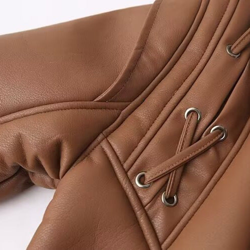 Damen Kurze Kunstlederjacke mit Teddyfutter, Schalkragen und Taillengürtel Drune