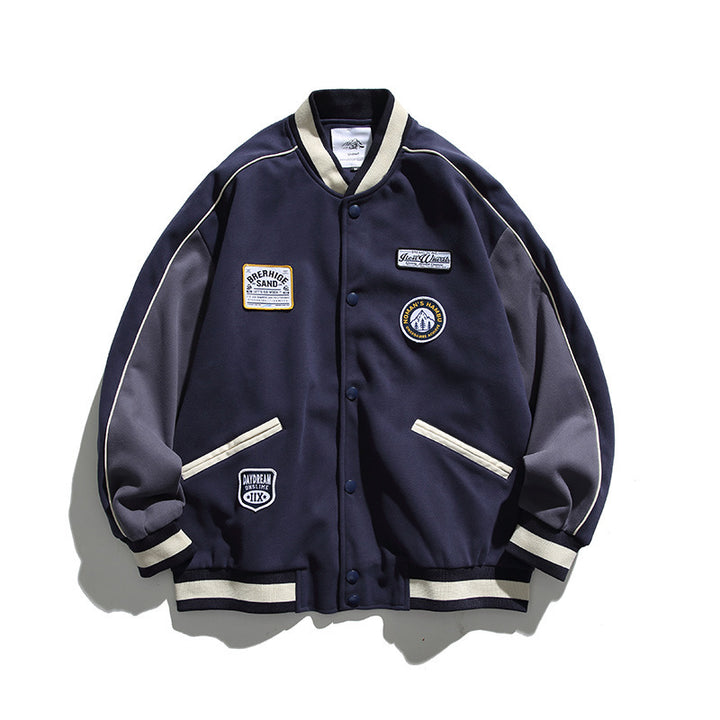 Unisex Boxy College-Bomberjacke mit Badge-Applikationen und kontrastierenden Rippabschlüssen Drune