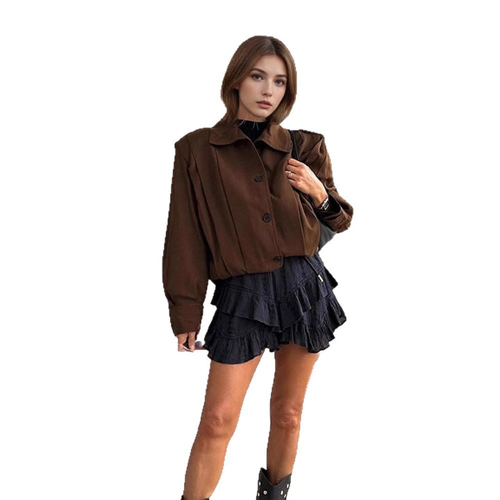 Damen Kurzboxy-Jacke mit Schulterpatten, kastiger Silhouette und geknöpfter Front Drune
