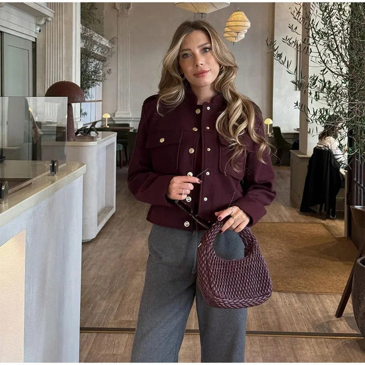 Damen 300+ Boxy Kurzjacke aus Wollmix mit Pattentaschen und goldenen Druckknöpfen Drune