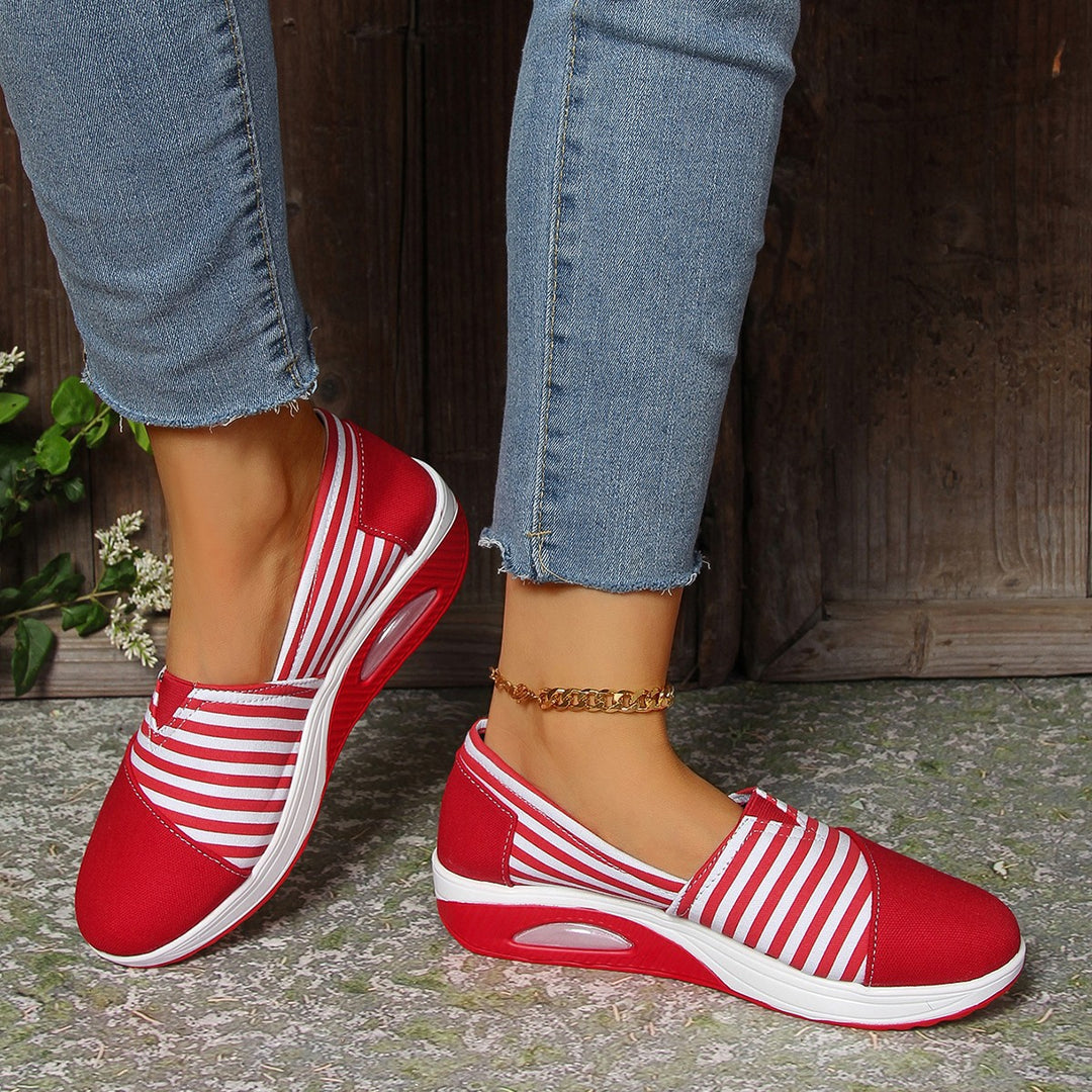 Damen Leichte Slip-On Sneakers mit Keilabsatz und gepolsterter Komfortsohle Drune