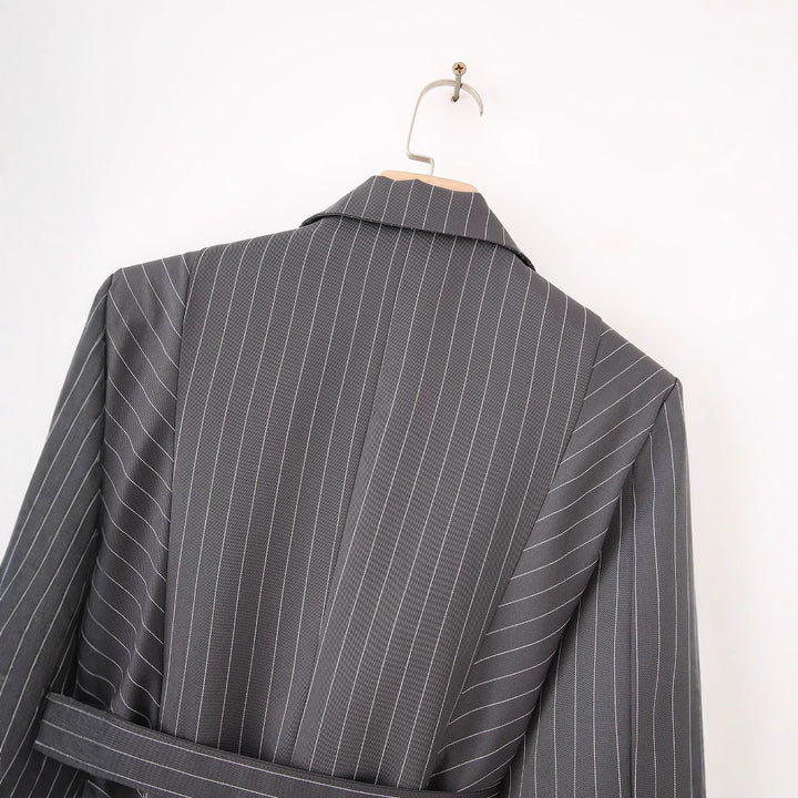 Damen nan tailliertes Blazerkleid mit Taillengürtel und ausgestelltem Stufenrock Drune
