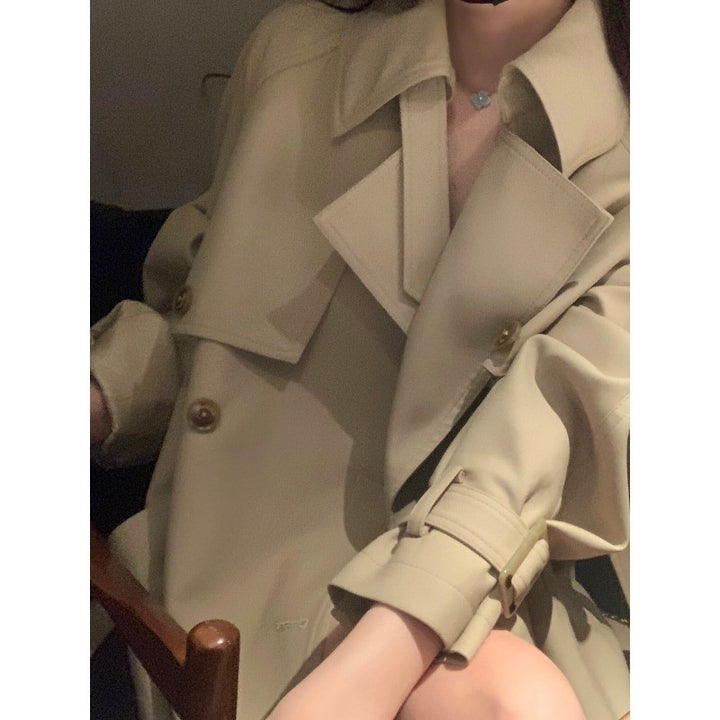 Damen Eleganter Midi-Trenchcoat mit Oversize-Schulterklappe, gerafften Ärmeln und taillierendem Bindegürtel Drune