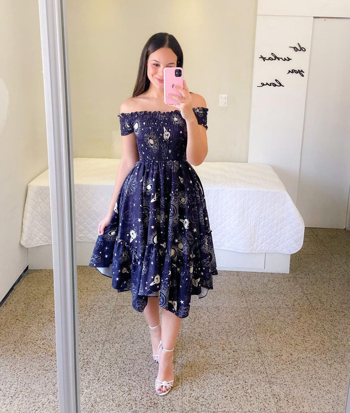 Damen Sommerliches Off-Shoulder Kleid mit farbenfrohem Schmetterlingsmuster und geschmeidigem Faltenwurf Drune