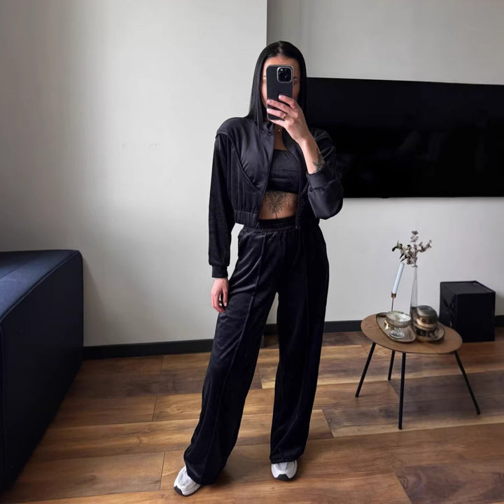 Damen Loungewear-Set aus luxuriösem Velours mit cropped Jacke und weiter Hose Drune