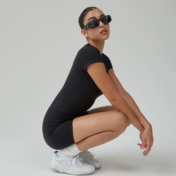 Damen eleganter Kurzoverall mit eng anliegendem Schnitt und Rundhalsausschnitt Drune