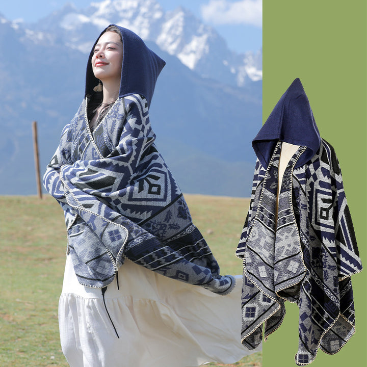 Warmer, böhmischer Schal mit Kapuze im Ethno-Stil