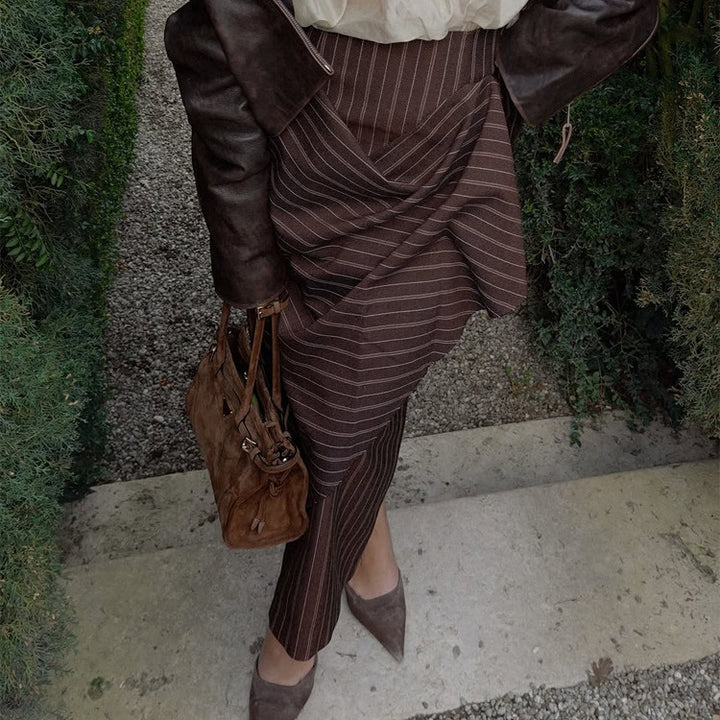 Damen Seidig-glänzende V-Ausschnitt-Bluse mit Kapuzen-Detail & voluminösen Ärmeln Drune