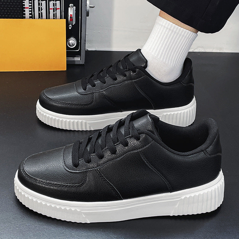 Unisex Plateau-Low-Top-Sneaker mit gepolstertem Einstieg und profiliertem Gummiaußensohle Drune