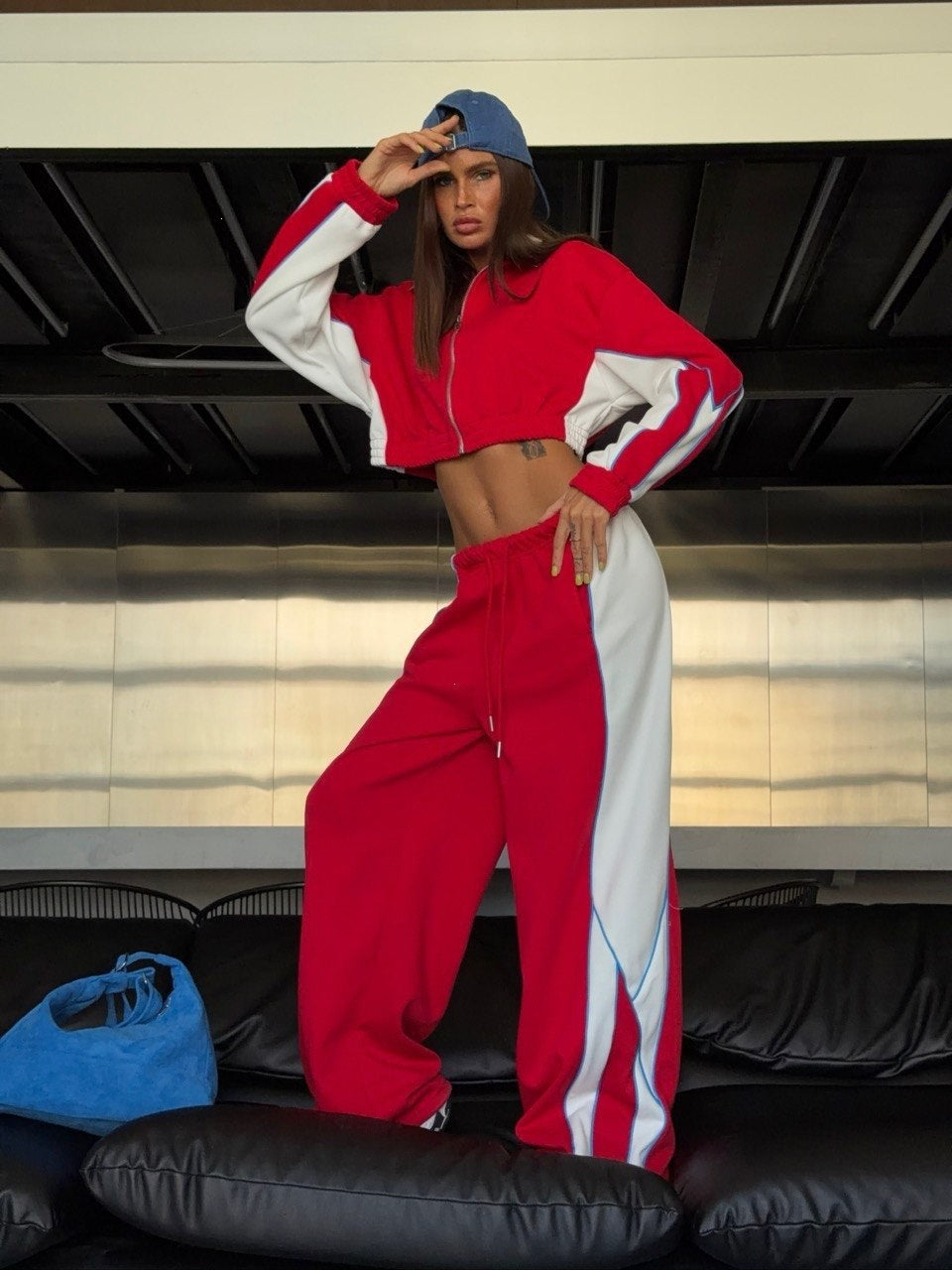 Damen Sportives Crop-Zip Trainingsset mit weitem Bein und kontrastierenden Seitenstreifen Drune