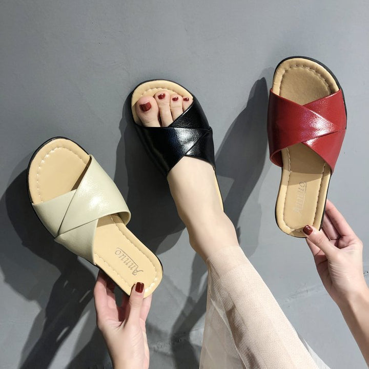 Damen nan komfortable Slipper-Pantolette mit gekreuzten Riemen und leichtem Keilabsatz Drune