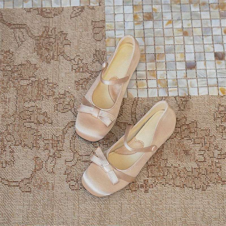 Damen Satin Mary‑Jane Ballerinas mit Knöchelriemen, Schleifenapplikation und Komfortfußbett Drune