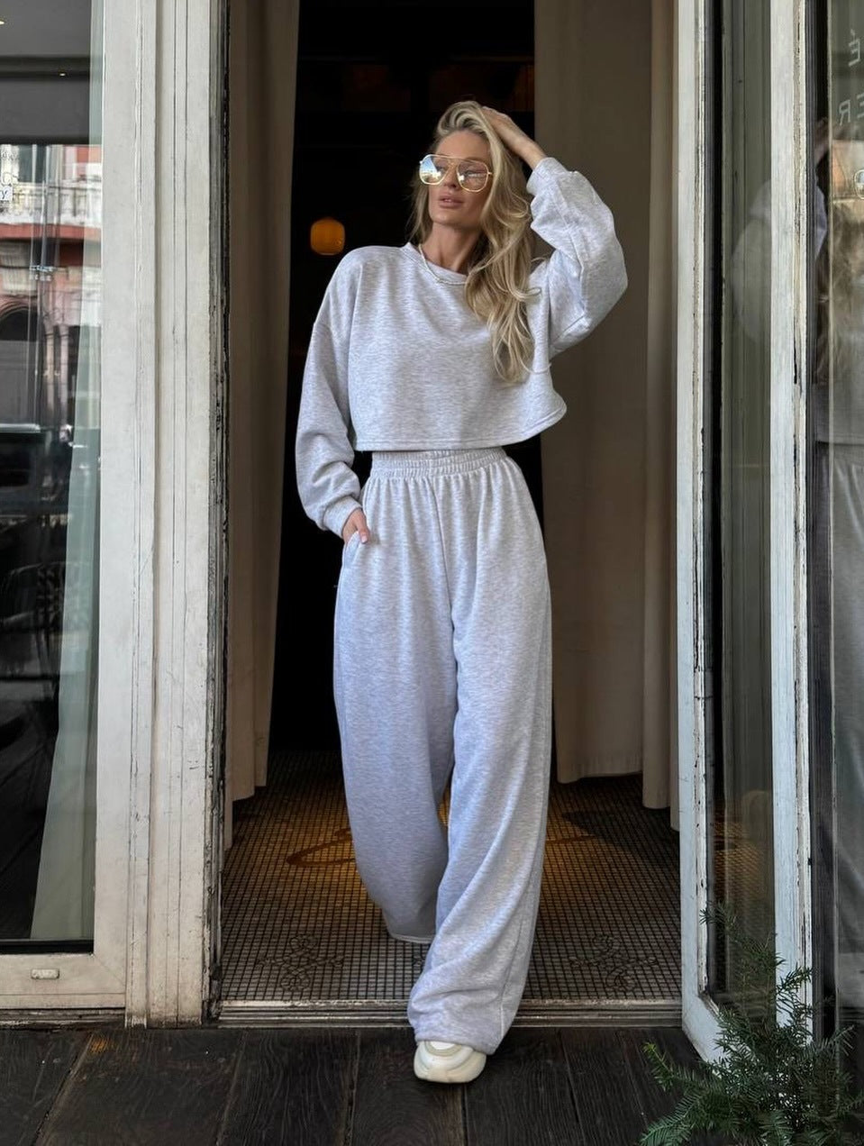 Damen Oversize-Lounge-Set mit kurzem Sweatshirt und weiter Jogginghose Drune