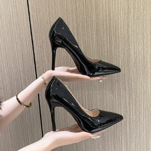 Damen elegante stiletto Pumps mit hochglänzender Oberfläche Drune