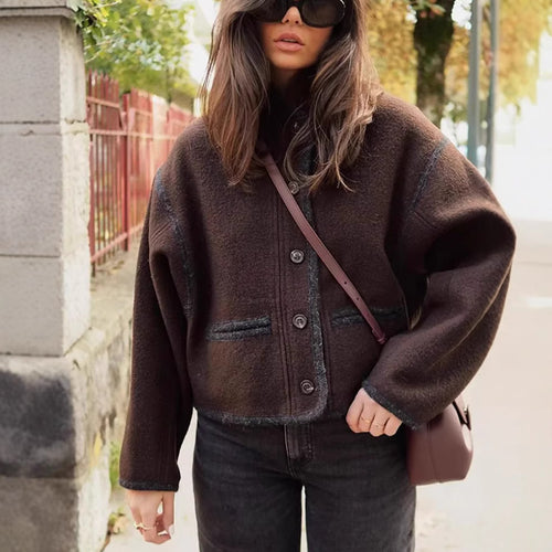 Damen nan kastige Kurzjacke mit Rundhalsausschnitt, Kontrastpaspel und Leistentaschen Drune