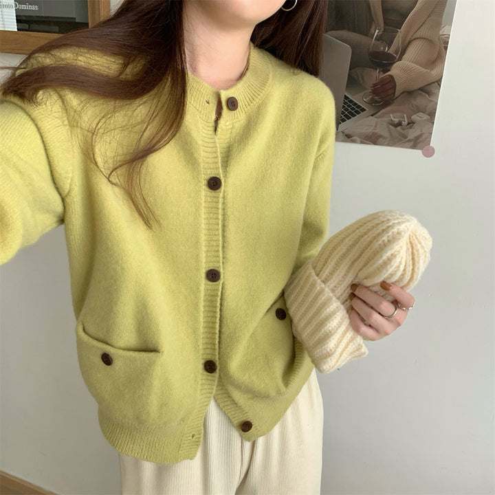 Damen gemütliche Strickjacke mit charakteristischen Knopfdetails Drune