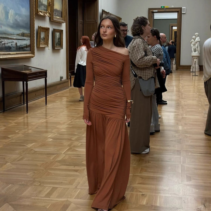 Damen Elegantes Maxikleid mit asymmetrischem Schnitt und Raffung Drune
