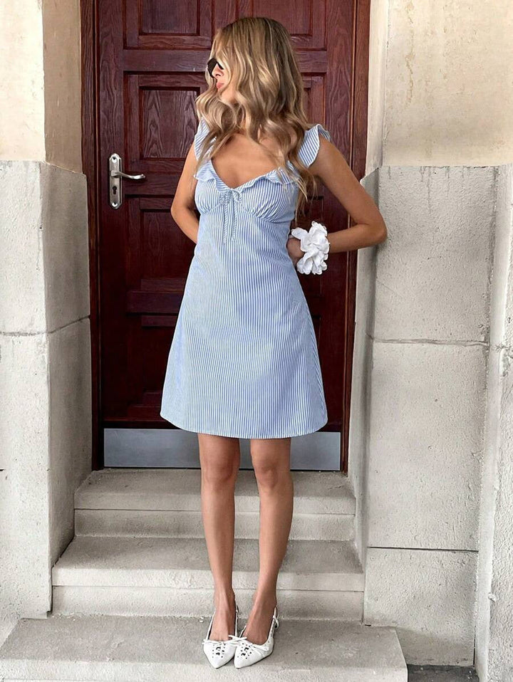 Damen Minikleid mit raffiniertem Rüschendesign und Streifenmuster Drune
