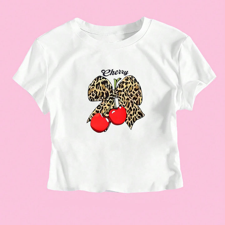 Damen Crop-T-Shirt mit verspieltem Leoparden-Schleifenmotiv und fruchtigem Print Drune