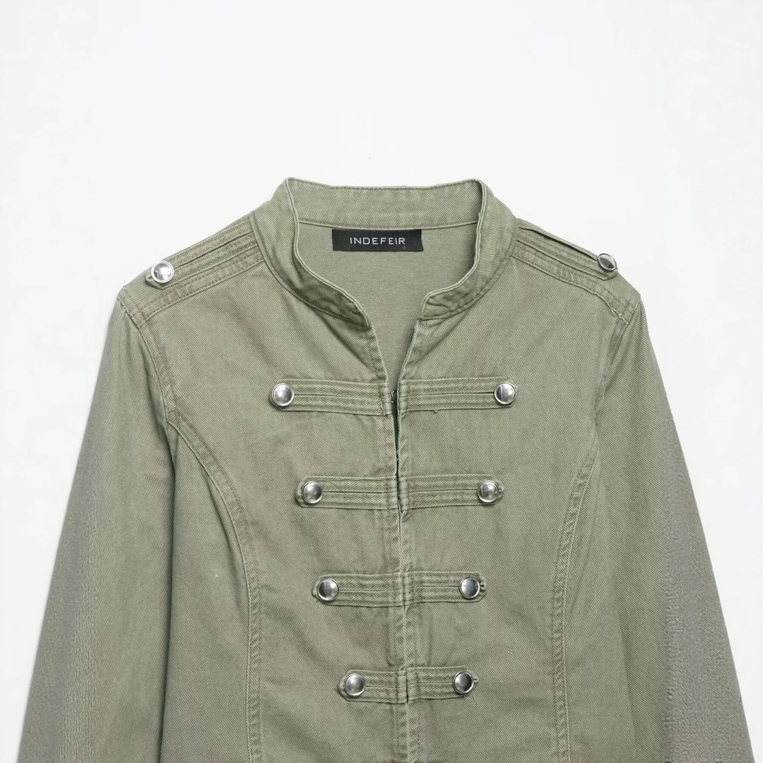 Damen 10+ taillierte Cropped Militärjacke im Vintage‑Look mit dekorativer Metallknopfleiste Drune