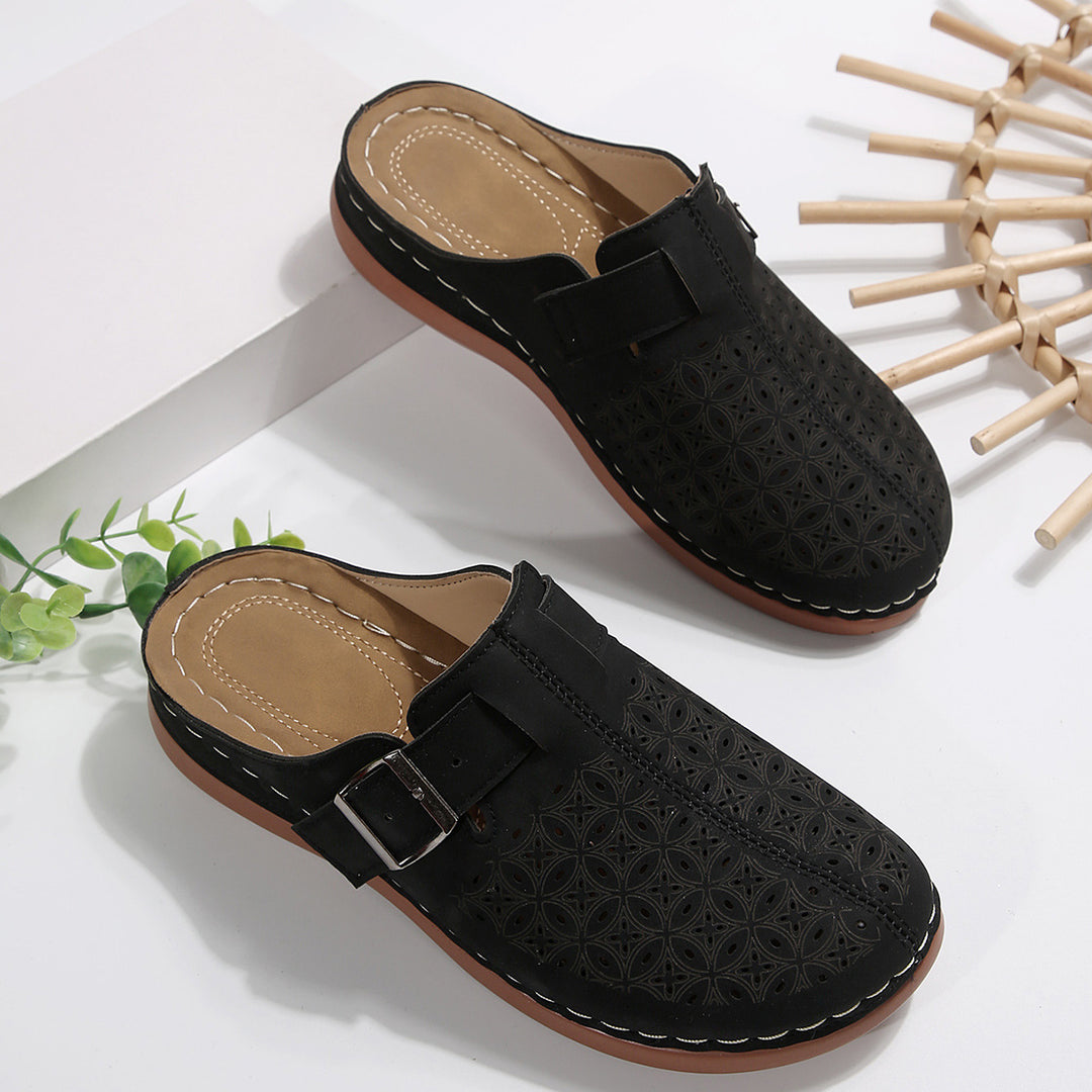 Damen Perforierte Komfort-Mules mit Zierlochmuster, verstellbarem Schnallenriemen und gepolstertem Fußbett Drune
