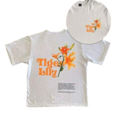 Damen T-Shirt mit künstlerischem floralem Druck und verspieltem Schriftzug Drune
