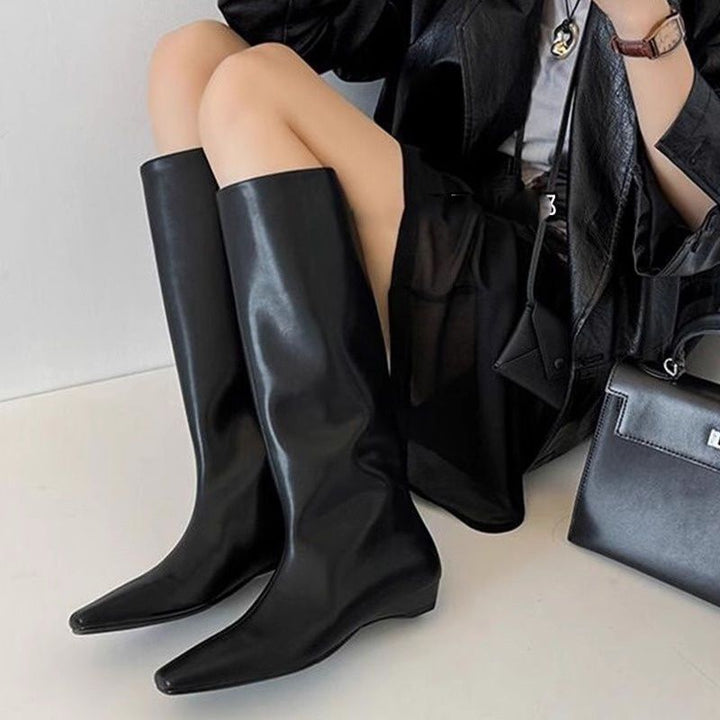 Damen kniehohe Slouch‑Lederstiefel mit quadratischer Zehenform und flachem Absatz Drune