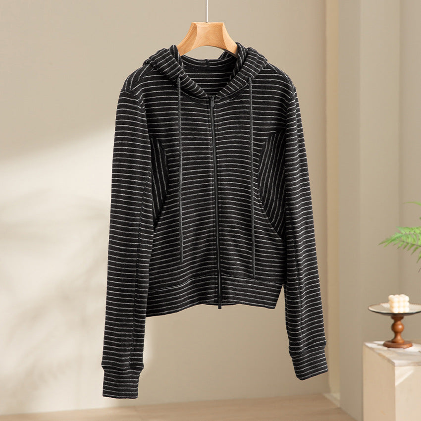 Damen Gestreifte Kapuzen-Zip-Strickjacke mit Eingrifftaschen und schmalem Rippbündchen Drune