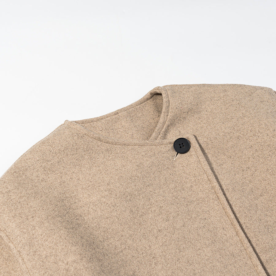 Damen nan kurze kastige Wollmix Jacke mit asymmetrischer Knopfleiste und Rundhalsausschnitt Drune