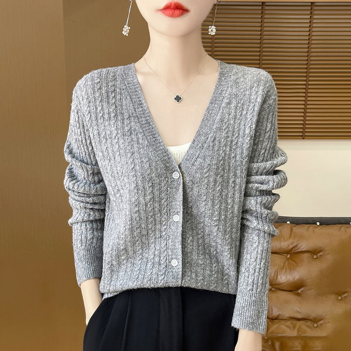 Damen Kurzgeschnittener Feinstrick-Cardigan mit V‑Ausschnitt, feiner Rippenstruktur und Perlmuttknöpfen Drune