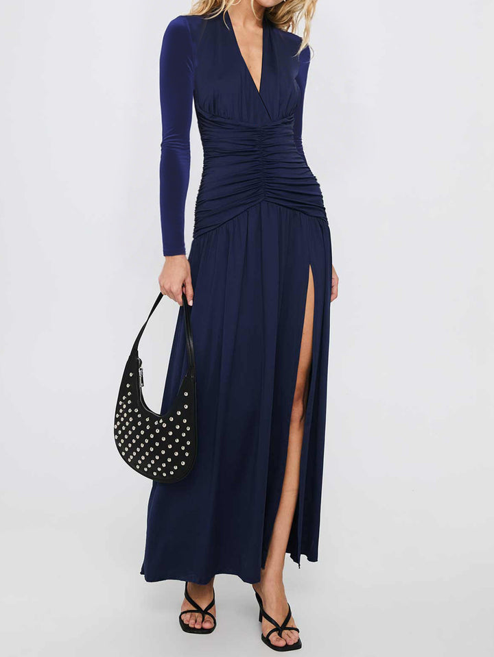 Damen nan elegantes Abendkleid mit gerafftem Wickeloberteil, hohem Beinschlitz und Samtärmeln Drune
