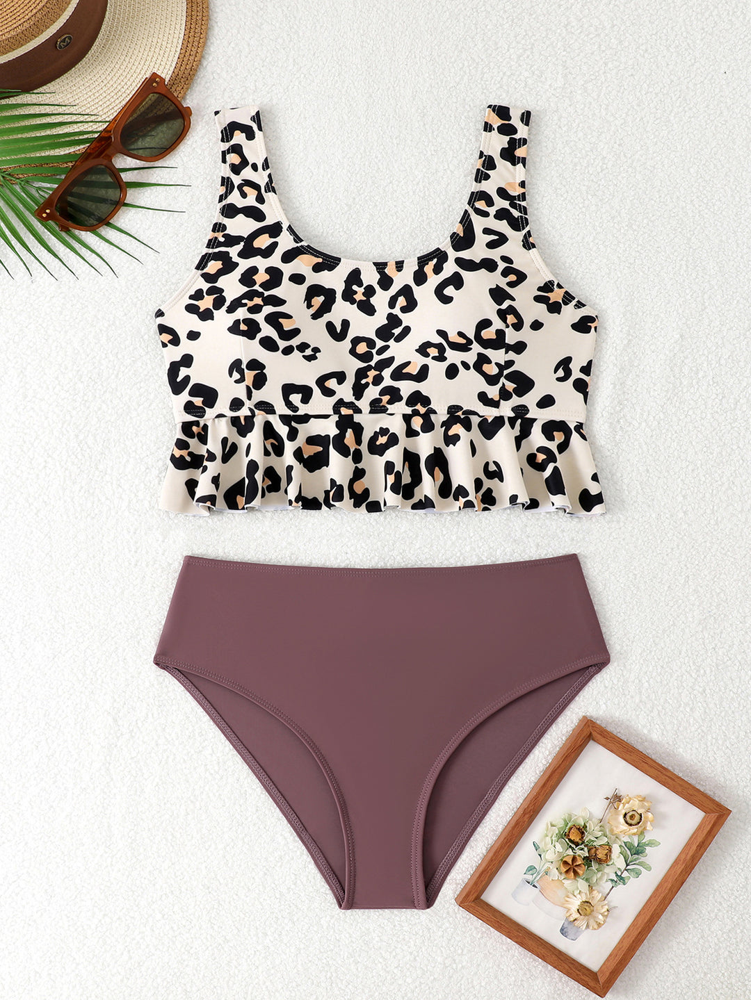 Damen Bikinisit mit sportlichem Oberteil und hoch taillierten Bottoms Drune
