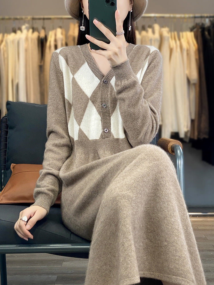 Damen Strick-Set mit V-Cardigan Rautenmuster und tailliertem Midirock Drune