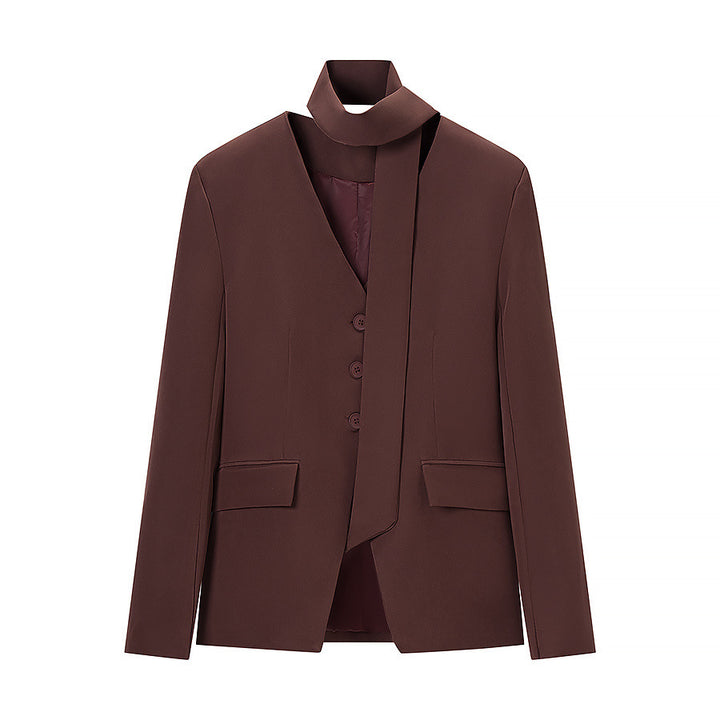 Damen Taillierter Kurzblazer mit Schluppe, V-Ausschnitt und Pattentaschen Drune