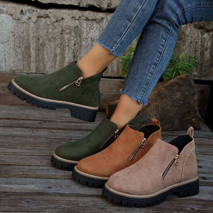 Damen Kurzschaft-Stiefelette aus Velourslederoptik mit profilierter Gummisohle und seitlichem Reißverschluss Drune