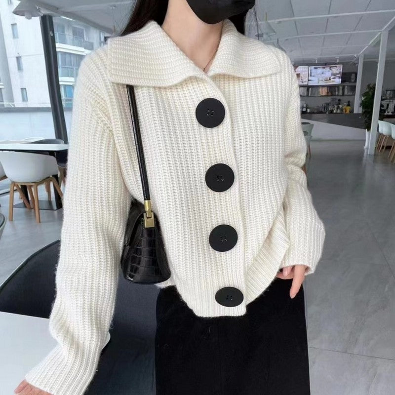 Damen Kuschelige Strickjacke mit breiten Knöpfen und klassischem Kragen Drune