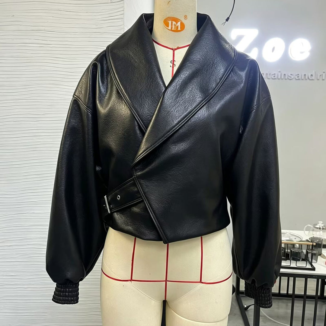 Damen Kunstleder-Bomberjacke mit hohem Stehkragen, asymmetrischem Verschluss und elastischem Saum Drune