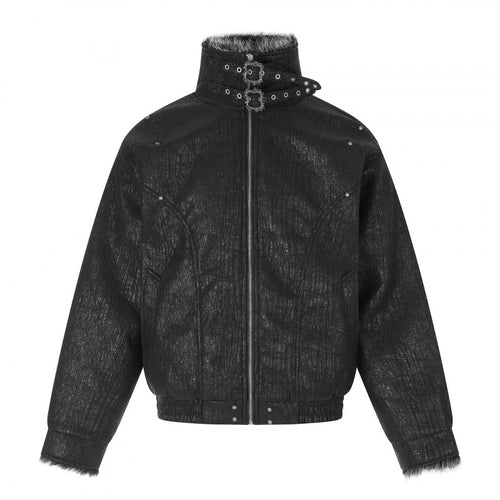 Herren Kurze Biker-inspirierte Kunstleder-Bomberjacke mit Nieten, doppeltem Schnallenkragen und Teddyfutter Drune