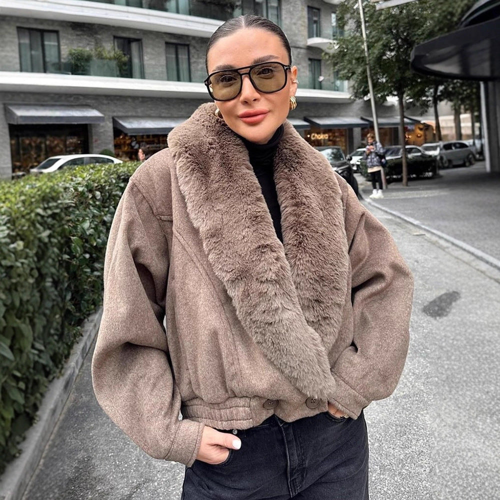 Damen Kurzjacke mit voluminösem Kunstfell-Schalkragen und elastischem Saum Drune